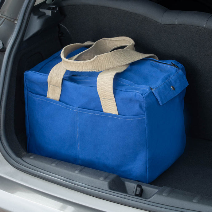 Cobb Canvas Cabin bag shown in blue. Ideal as a weekend or overnight travel bag.