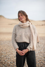 Load image into Gallery viewer, Hemp scarf from Couleur Chanvre

